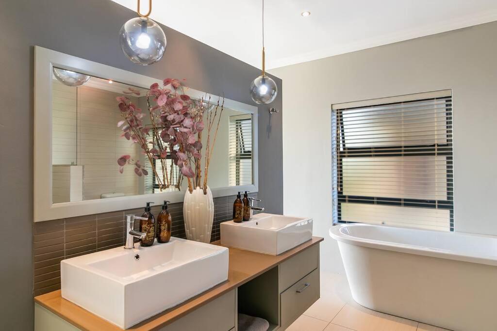 Luxury Views + Excellence - Pezula No Loadshedding *