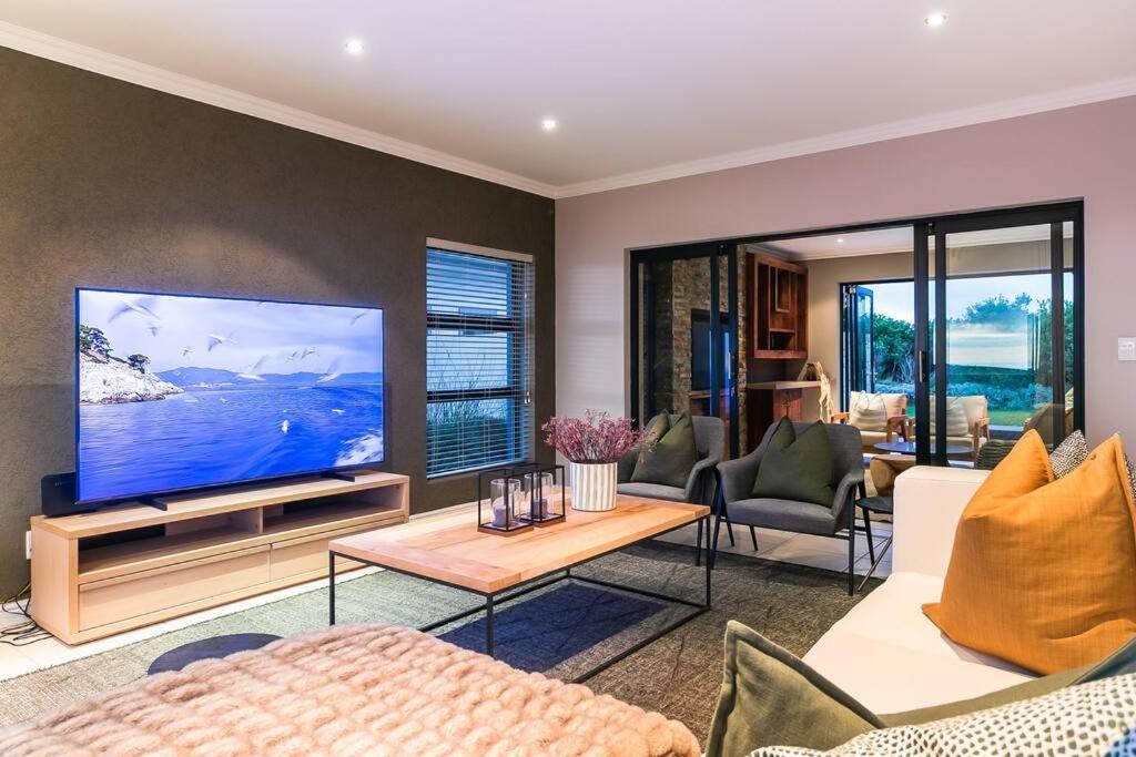 Luxury Views + Excellence - Pezula No Loadshedding Vakantiehuis *